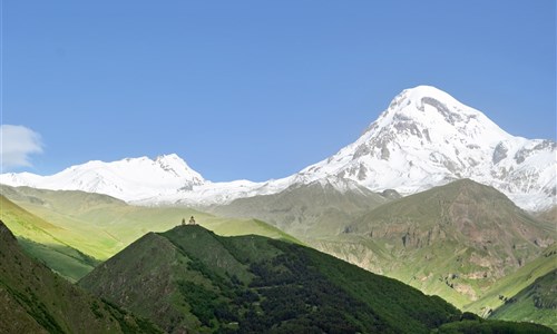 Gruzie s turistikou nejen po Kavkazu - Hora Kazbek a kostel svaté Trojice Gergeti