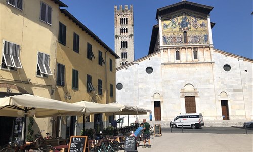 Toskánsko a Cinque Terre letecky - Lucca - basilica