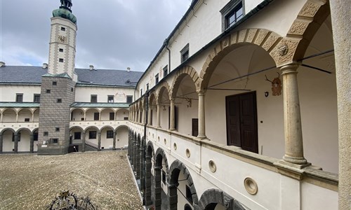 Kouzlo Jeseníků-památky a krásy hor - zámek Bruntál