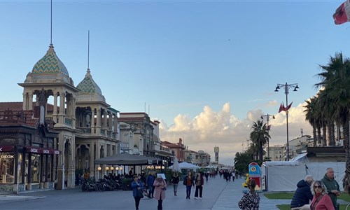 Toskánsko a Cinque Terre letecky - Viareggio - promenáda