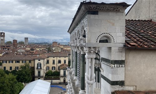 Toskánsko a Cinque Terre letecky - Lucca - pohled ze zvonice katedrály