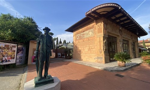 Toskánsko a Cinque Terre letecky - Montecatini Terme - divadlo Verdiho