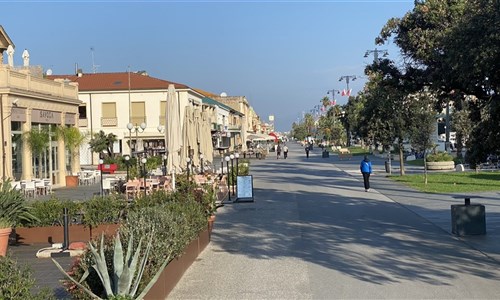 Toskánsko a Cinque Terre letecky - Viareggio promenáda