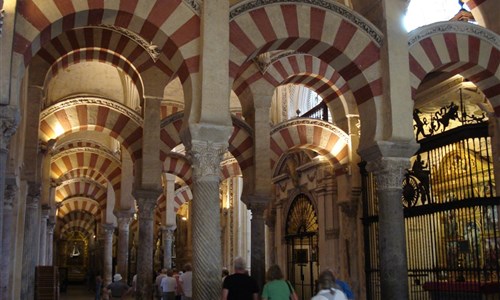 Andalusie netradičně - letecky z Brna - Mezquita, Córdoba, Andalusie